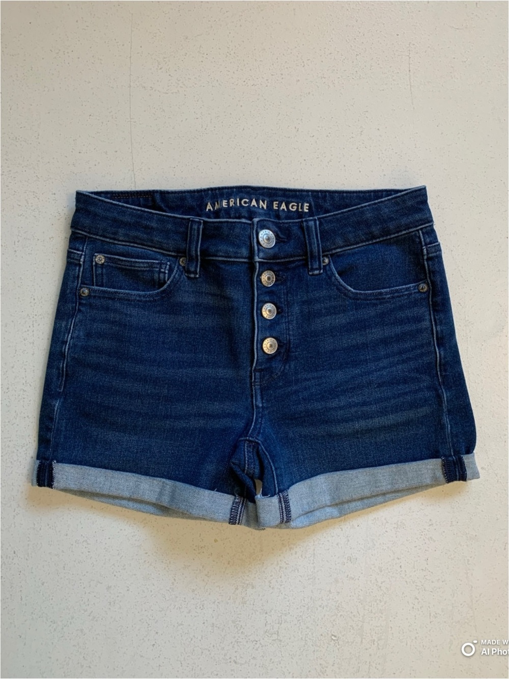 American Eagle Dark Blue Jean Dream Short Size 6 EUC Button Fly Midi Shorts